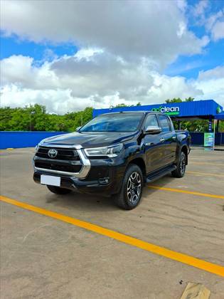 TOYOTA HILUX 2.8 D-4D TURBO DIESEL CD SRX 4X4 AUTOMÁTICO